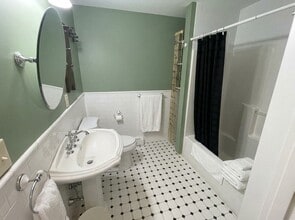 14 Oak St in Somerville, MA - Foto de edificio - Building Photo