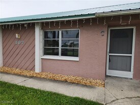 107 SW 16th Terrace in Cape Coral, FL - Building Photo