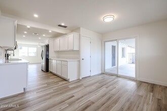 4352 E Grovers Ave in Phoenix, AZ - Building Photo - Building Photo