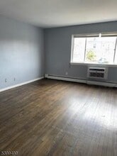 117 W 3rd Ave in Roselle, NJ - Building Photo - Building Photo