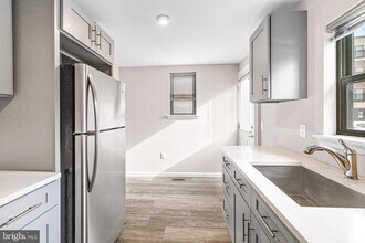 606 Summit Ave in Jenkintown, PA - Foto de edificio - Building Photo