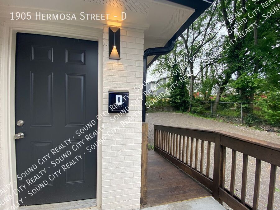 1905 Hermosa St in Nashville, TN - Building Photo