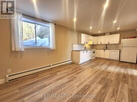 50 Fringewood Dr in Ottawa, ON - Building Photo