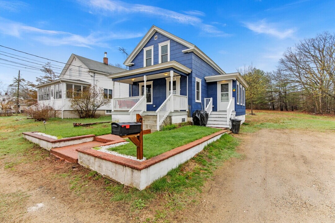 7 Boothby Ave in Sanford, ME - Building Photo