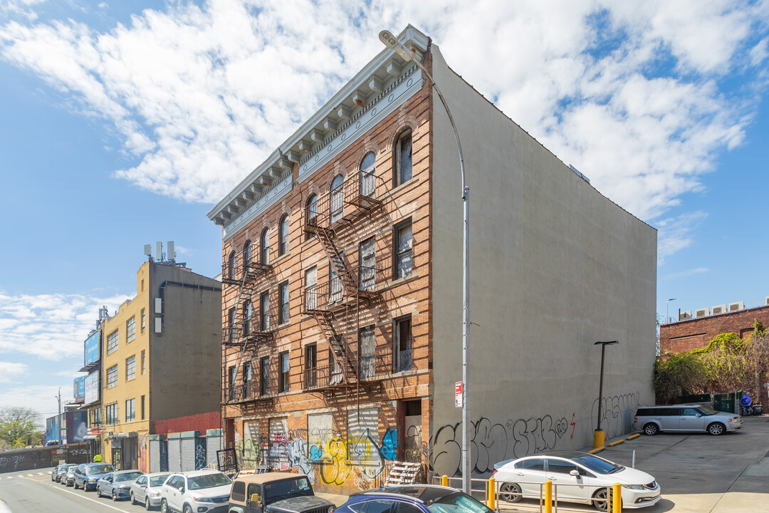 28 Alabama Ave in Brooklyn, NY - Building Photo