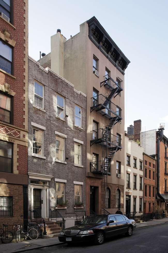 32 Leroy St in New York, NY - Building Photo - Building Photo