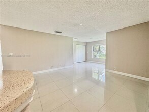 3360 Pinewalk Dr N in Margate, FL - Building Photo - Building Photo