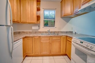 8111 Stonebrook Dr in Pensacola, FL - Building Photo - Building Photo