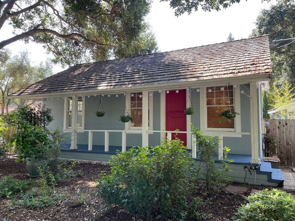 1130 Palo Alto Ave in Palo Alto, CA - Building Photo