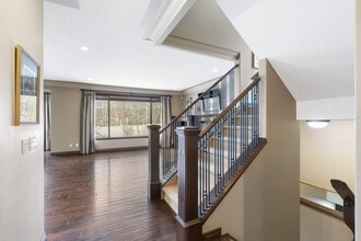 132 Aspen Cliff Close SW in Calgary, AB - Building Photo - Building Photo