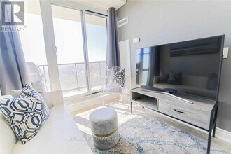 9618 Yonge St in Richmond Hill, ON - Building Photo - Building Photo