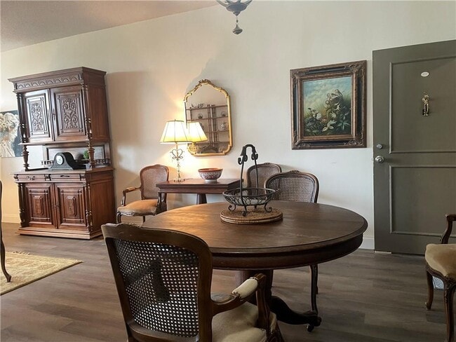 property at 3060 Pharr Ct N Northwest