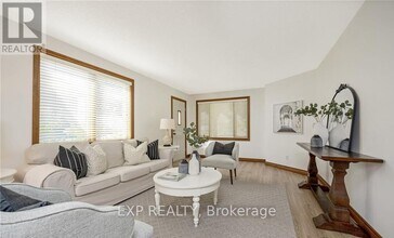 71 Bronte St. S in Milton, ON - Building Photo - Building Photo