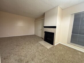 7300 Franklin Ave in Los Angeles, CA - Building Photo - Building Photo