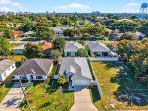 341 Oak Aly in Delray Beach, FL - Foto de edificio - Building Photo