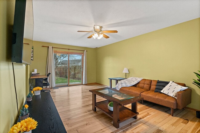 property at 2422 Cedar Crest Dr