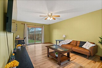 2422 Cedar Crest Dr in Columbus, IN - Building Photo - Building Photo