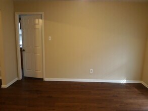 421 Kirkwood Dr in Lewisville, TX - Building Photo - Building Photo