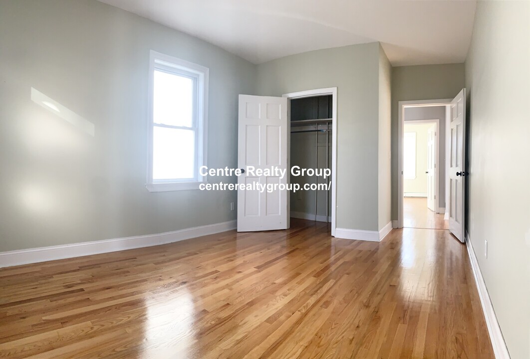 7 High Street Pl, Unit 1 in Brookline, MA - Building Photo