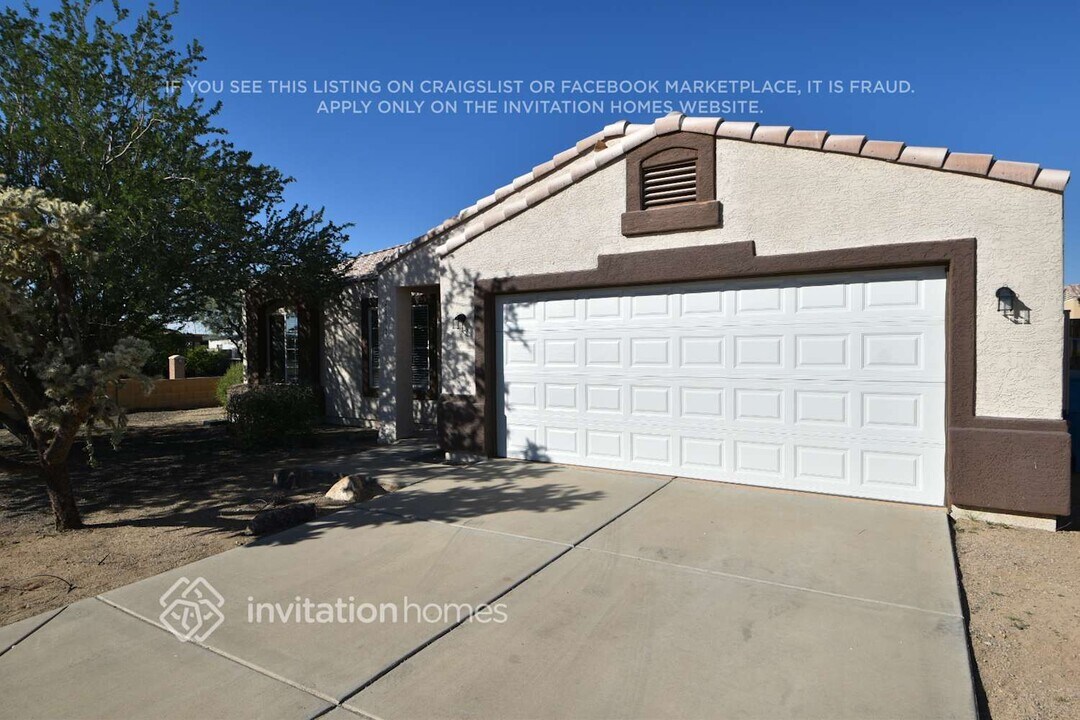 2602 E Helena Dr in Phoenix, AZ - Building Photo