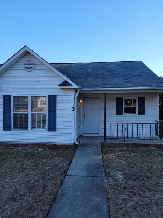 16 Morrisday Ln in Lillington, NC - Building Photo