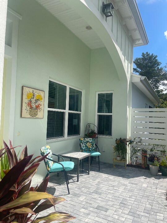 196 Hang Loose Wy in Daytona Beach, FL - Building Photo