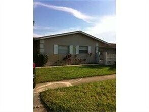 4280 NW 31st Terrace in Lauderdale Lakes, FL - Building Photo - Building Photo
