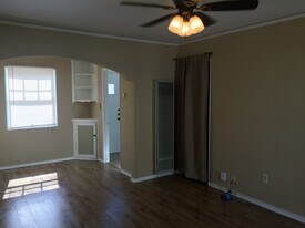 132 Lewis St in San Diego, CA - Building Photo