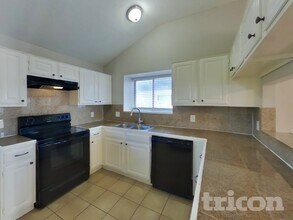 916 Simon Dr in Cedar Hill, TX - Building Photo - Building Photo