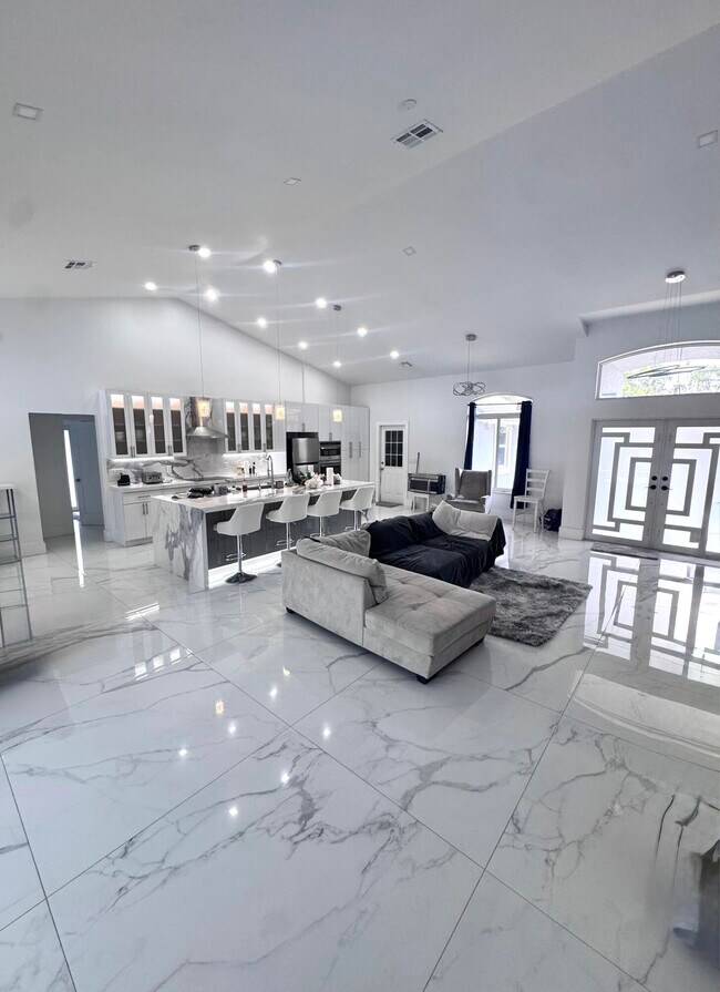 14618 Temple Blvd in The Acreage, FL - Building Photo - Building Photo