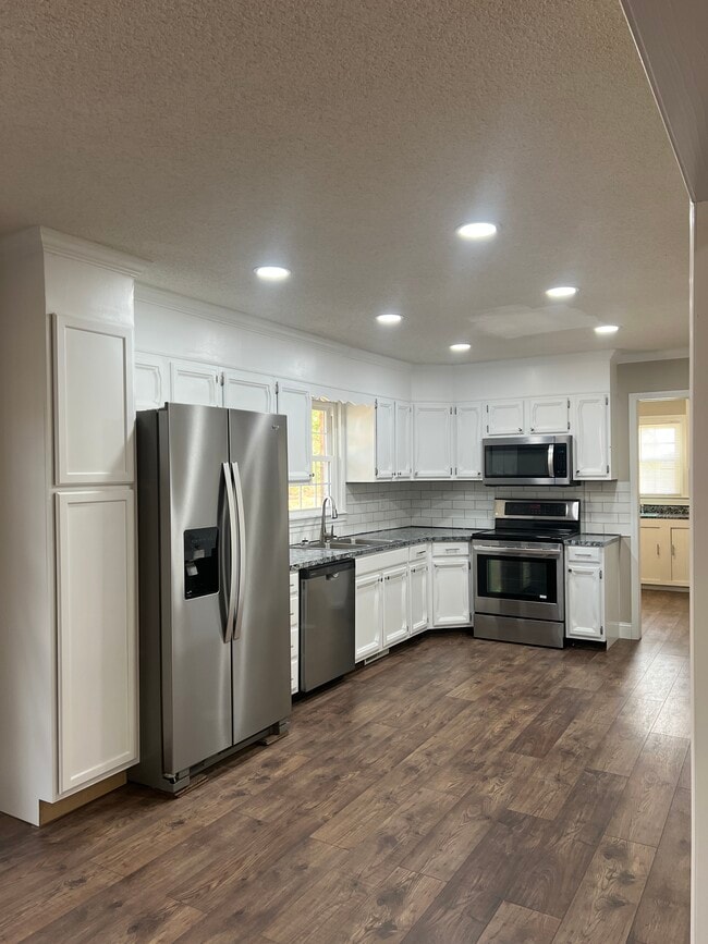 4482 Grace Chapel Rd in Granite Falls, NC - Foto de edificio - Building Photo