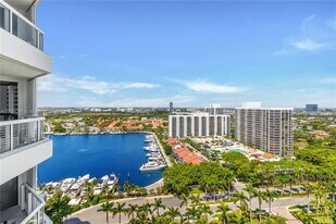 21055 Yacht Club Dr in Aventura, FL - Building Photo