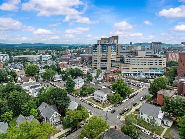 133 Davenport Ave in New Haven, CT - Building Photo - Building Photo