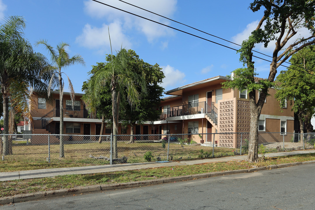 612 8th St in West Palm Beach, FL - Foto de edificio