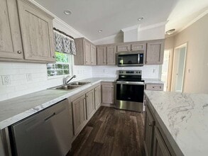 3447 SW 50th Ln in Davie, FL - Building Photo - Building Photo