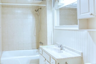 226 Ledgeside Ave in Waterbury, CT - Building Photo - Building Photo