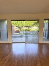 214 Koko Isle Cir in Honolulu, HI - Foto de edificio - Building Photo