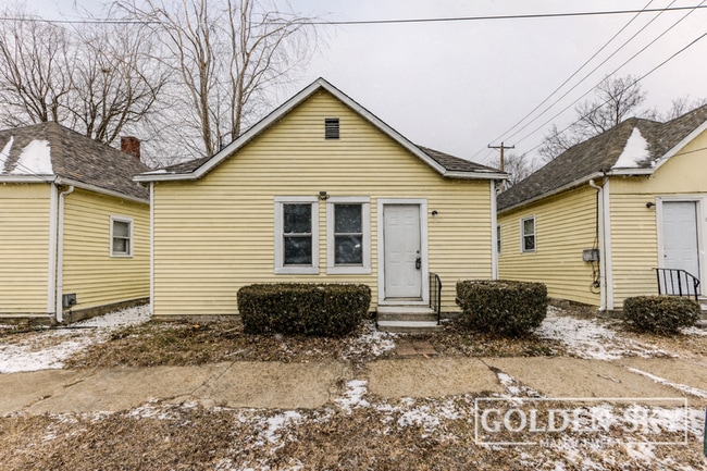 property at 615 S Mound St