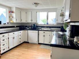 35 Rogers Ave, Unit 2 in Somerville, MA - Building Photo