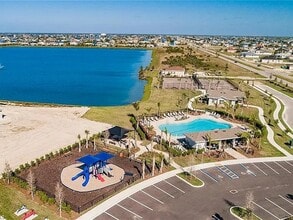 891 Stonewater Lake Ter in Cape Coral, FL - Foto de edificio - Building Photo