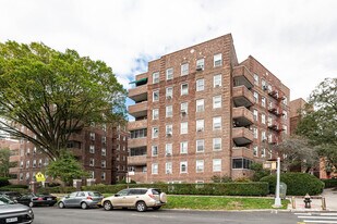 The Georgian House in Jamaica, NY - Building Photo