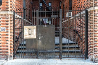 2410 Davidson Ave in Bronx, NY - Foto de edificio - Building Photo