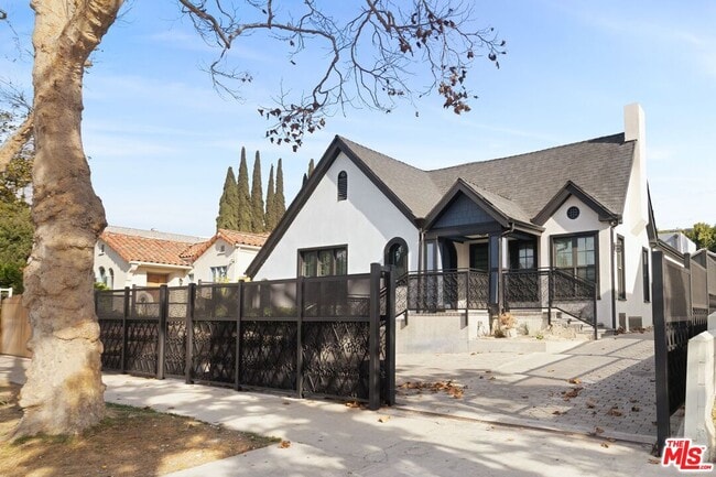 property at 314 S Orange Dr