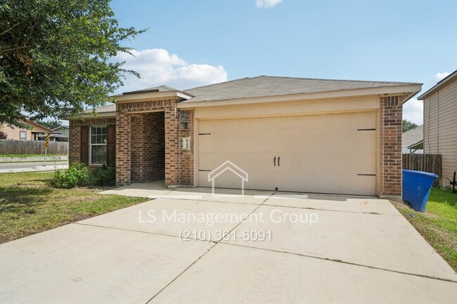 6103 Flower Meadow in San Antonio, TX - Building Photo - Building Photo