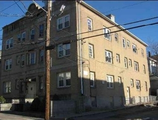 126 W Sumner Ave in Central Falls, RI - Building Photo