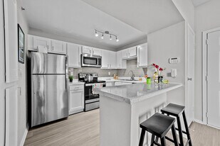 Spring Parc in Dallas, TX - Building Photo