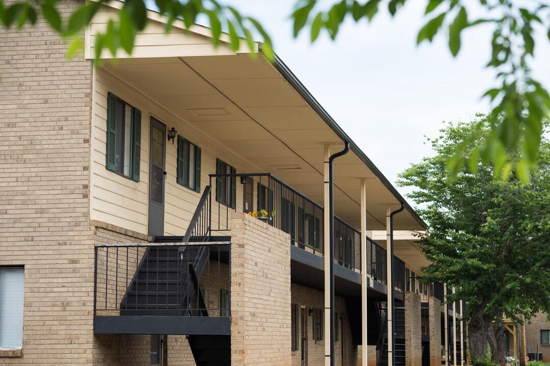 Mallard Creek Apartments in Statesville, NC - Building Photo