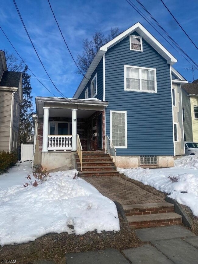 17 Walnut Terrace in Bloomfield, NJ - Building Photo - Building Photo