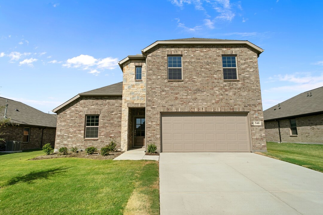 540 Meadow Run Dr in Van Alstyne, TX - Building Photo