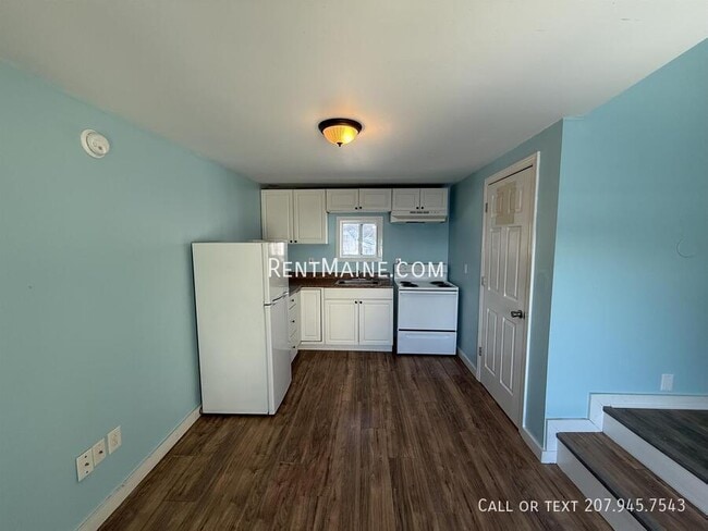 88 Main Rd in Milford, ME - Foto de edificio - Building Photo